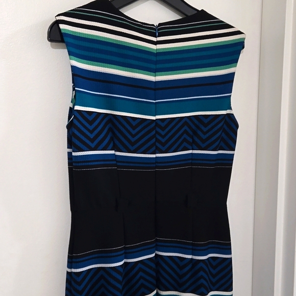 Dress - Picture 4 of 4